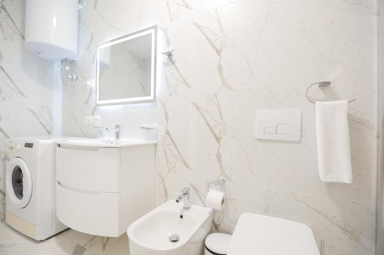 Miku Apartment-Premium 2Bd At Wilson Square ติรานา ภายนอก รูปภาพ